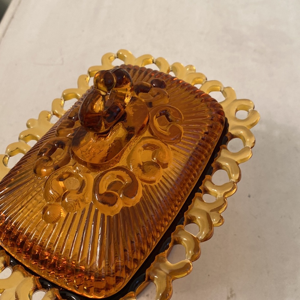 Amber glass  square pedestal  bowl with lid - Picture 6 of 10